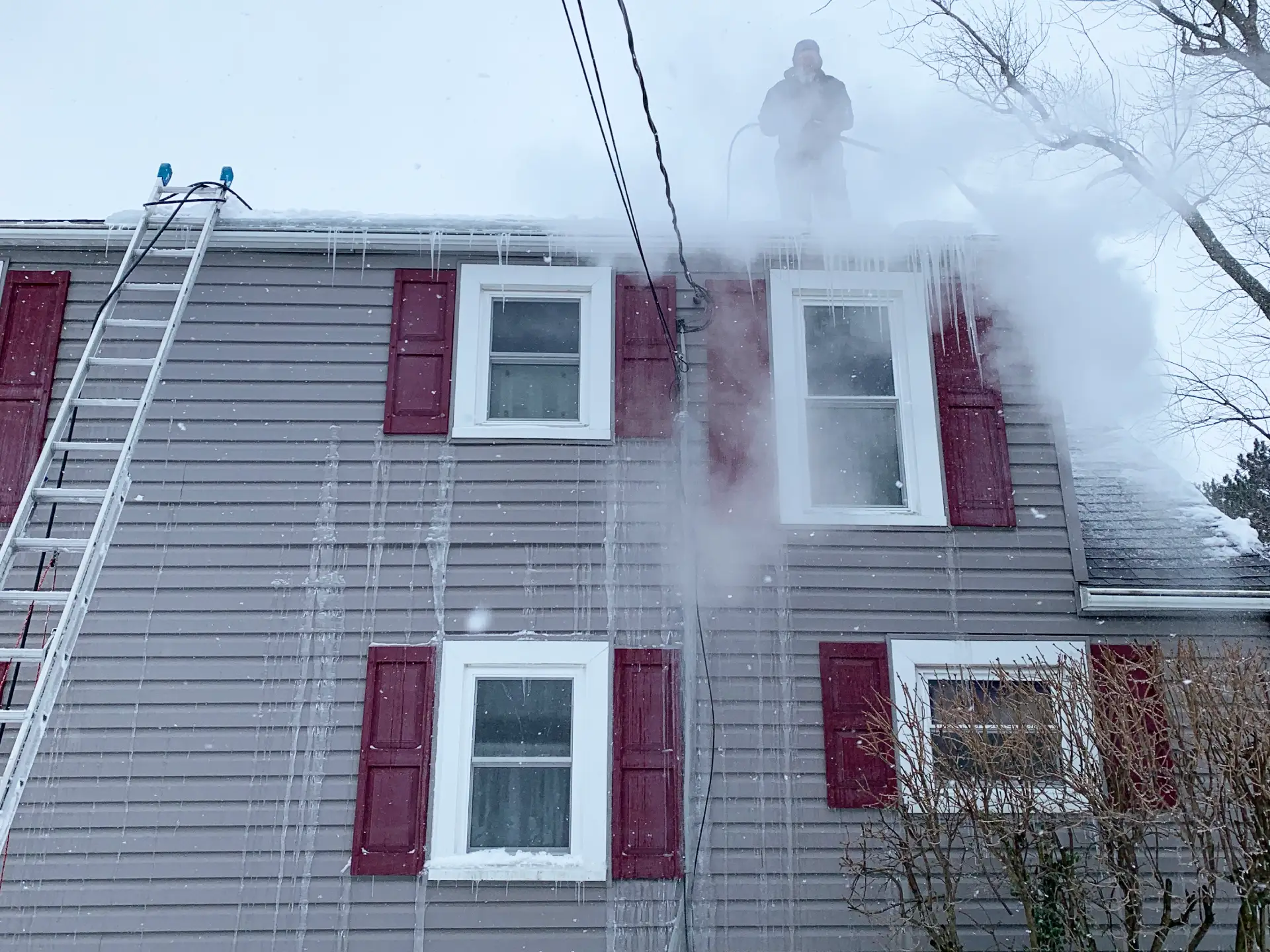 IN ice dam removal service