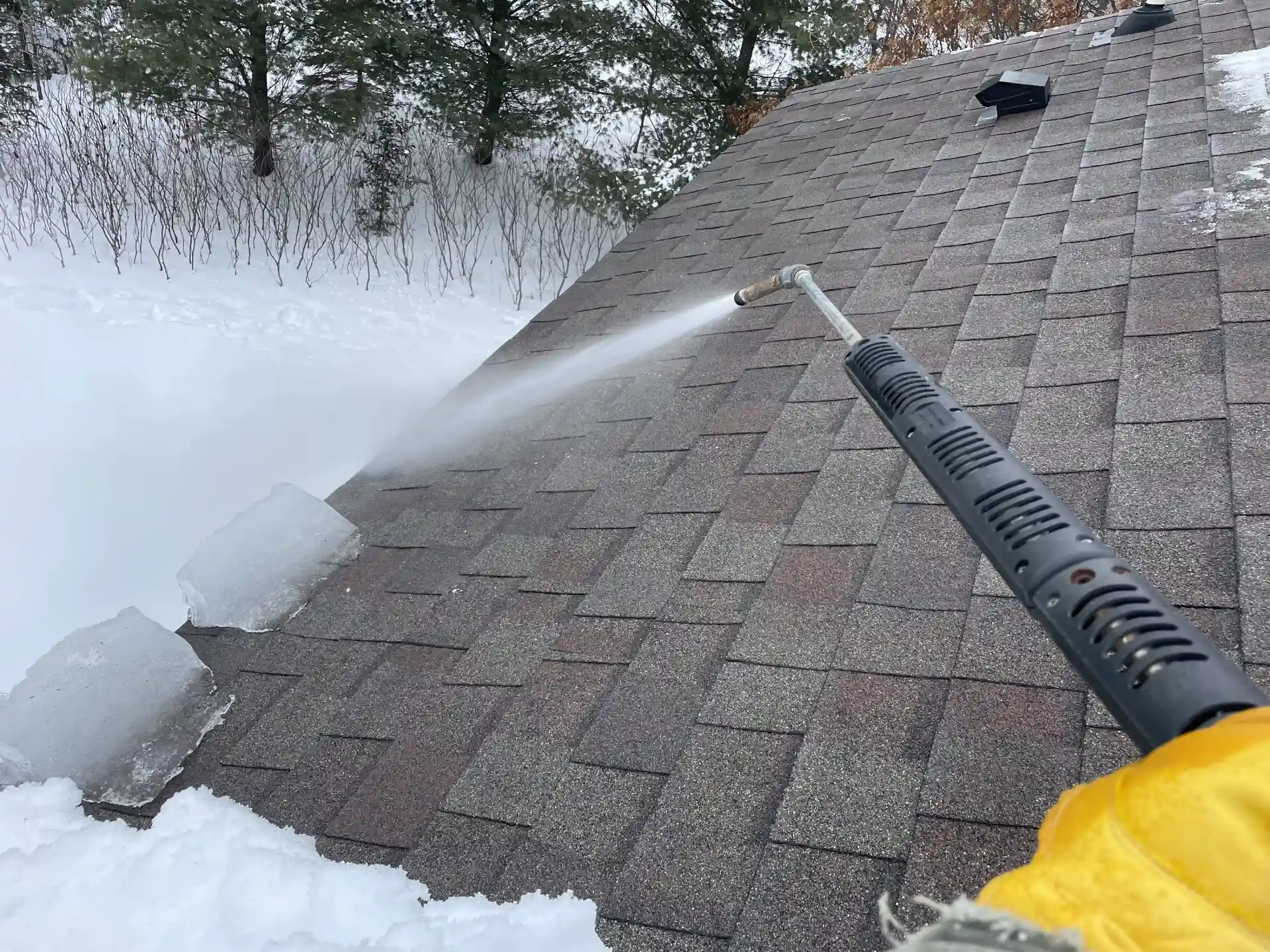 Kentucky ice dam removal