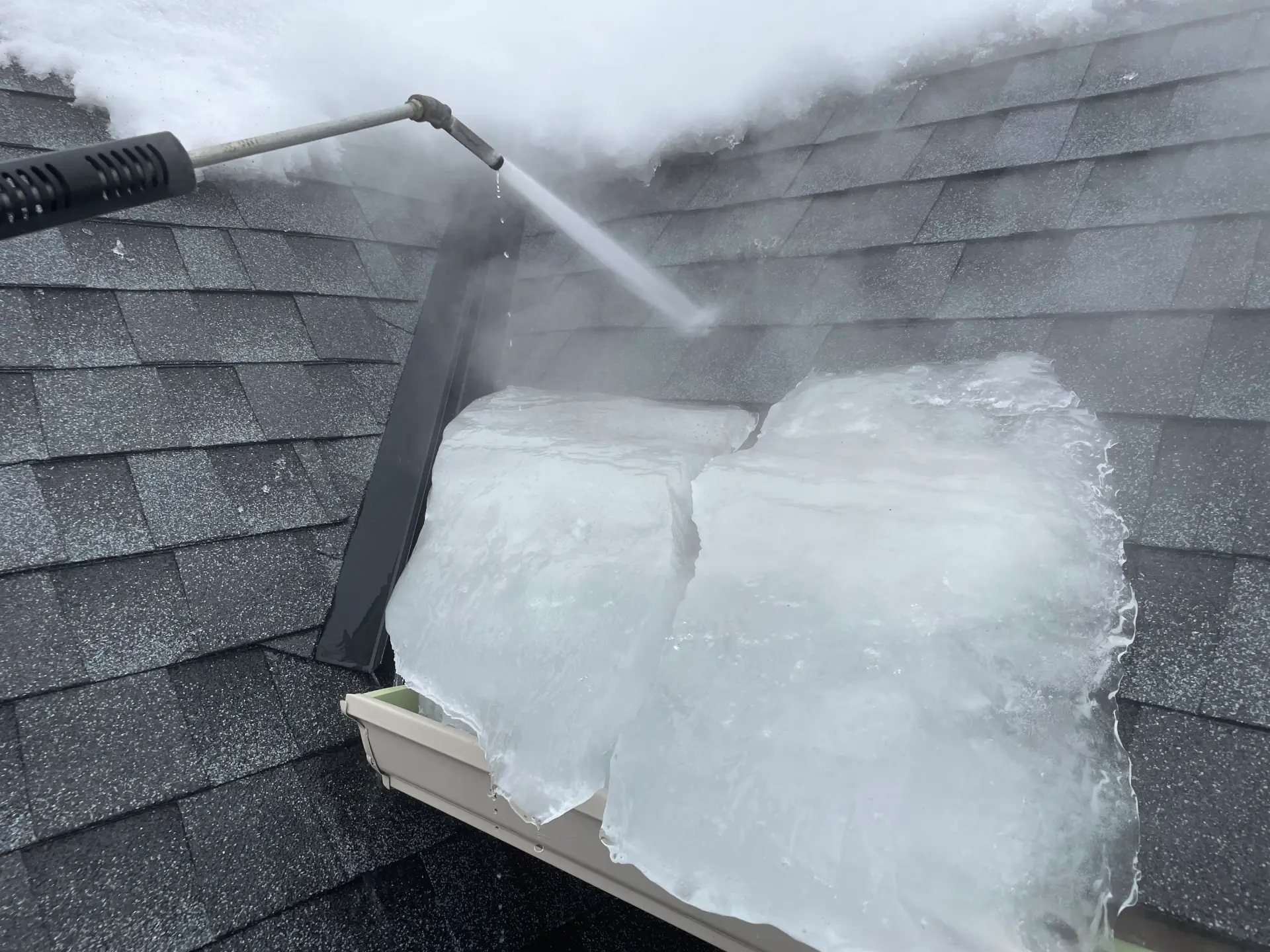 NE ice dam removal service