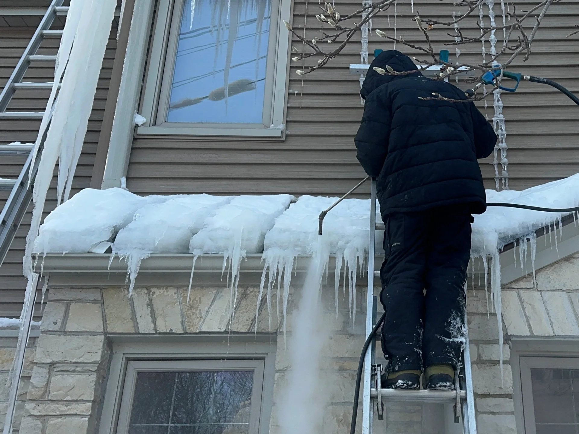 New Hampshire ice dam removal