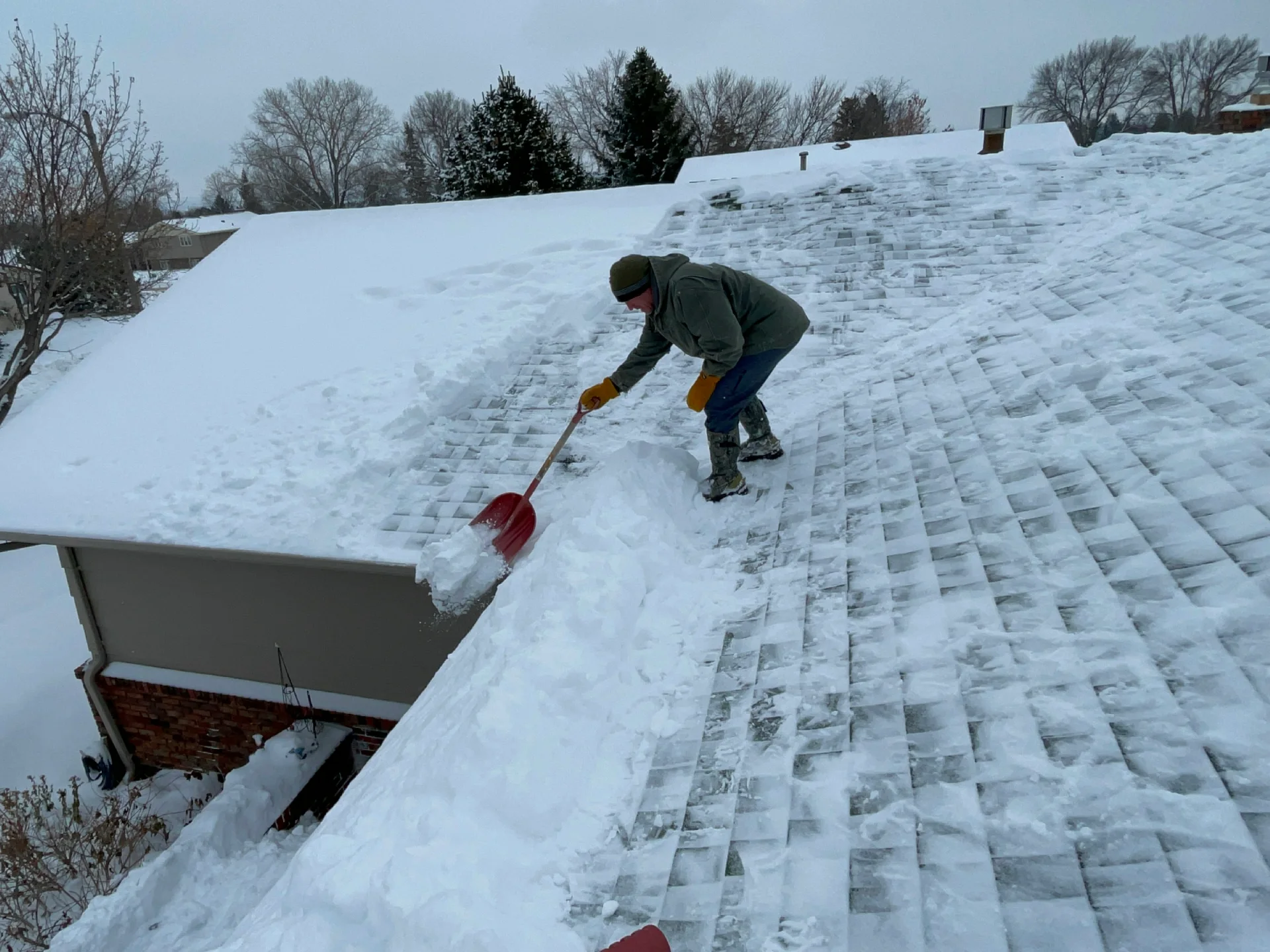 IN roof snow removal service