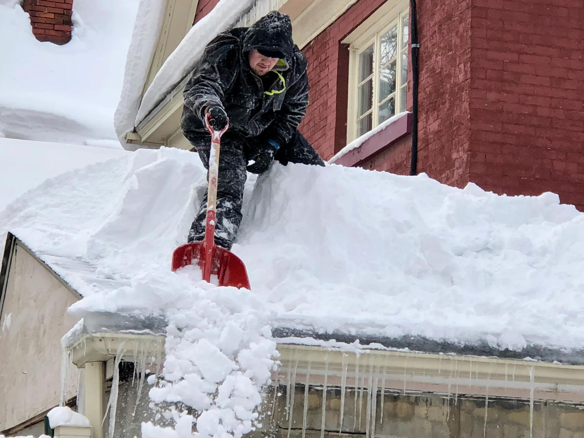 KS roof snow removal service