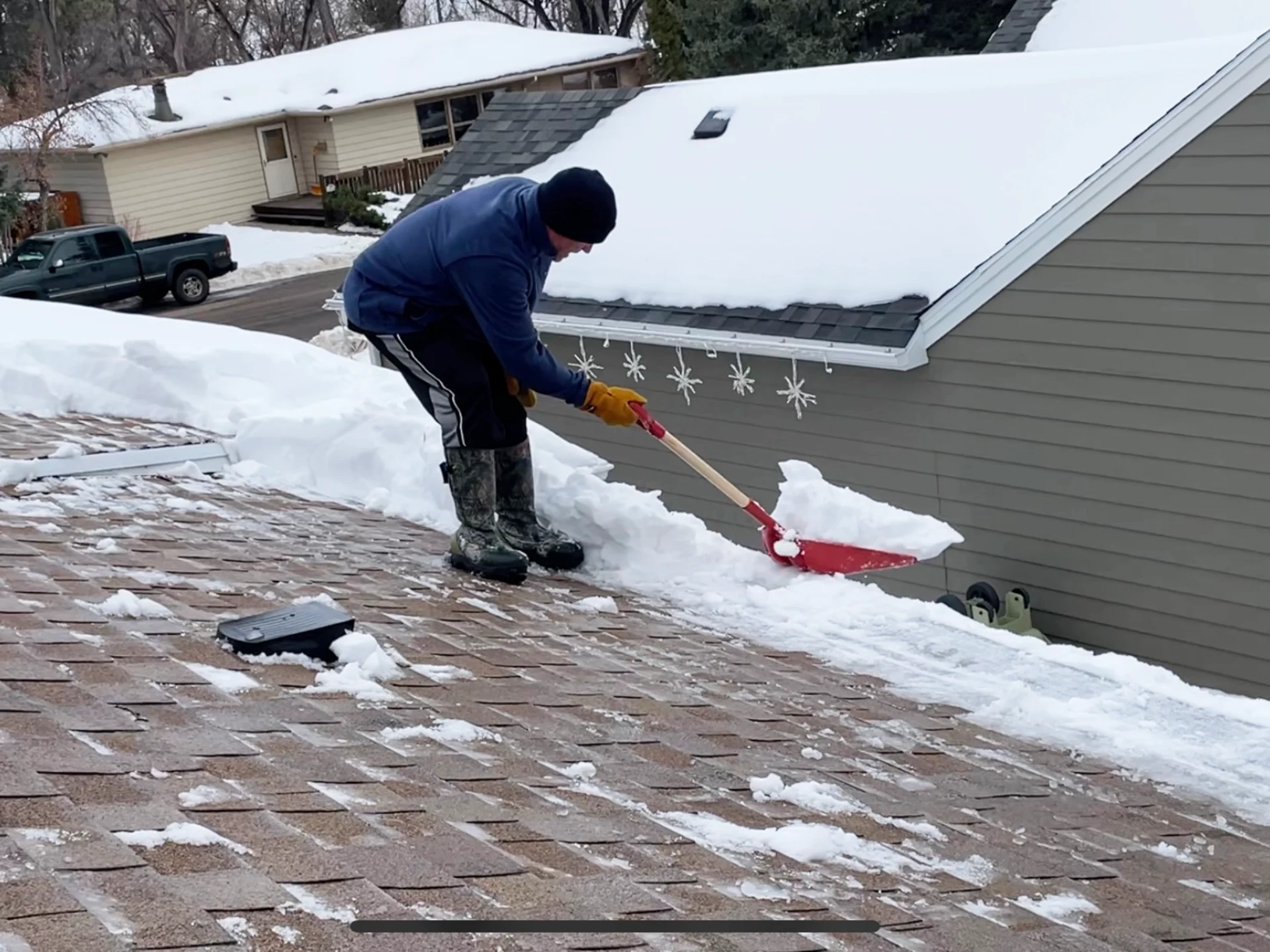 ME roof snow removal service