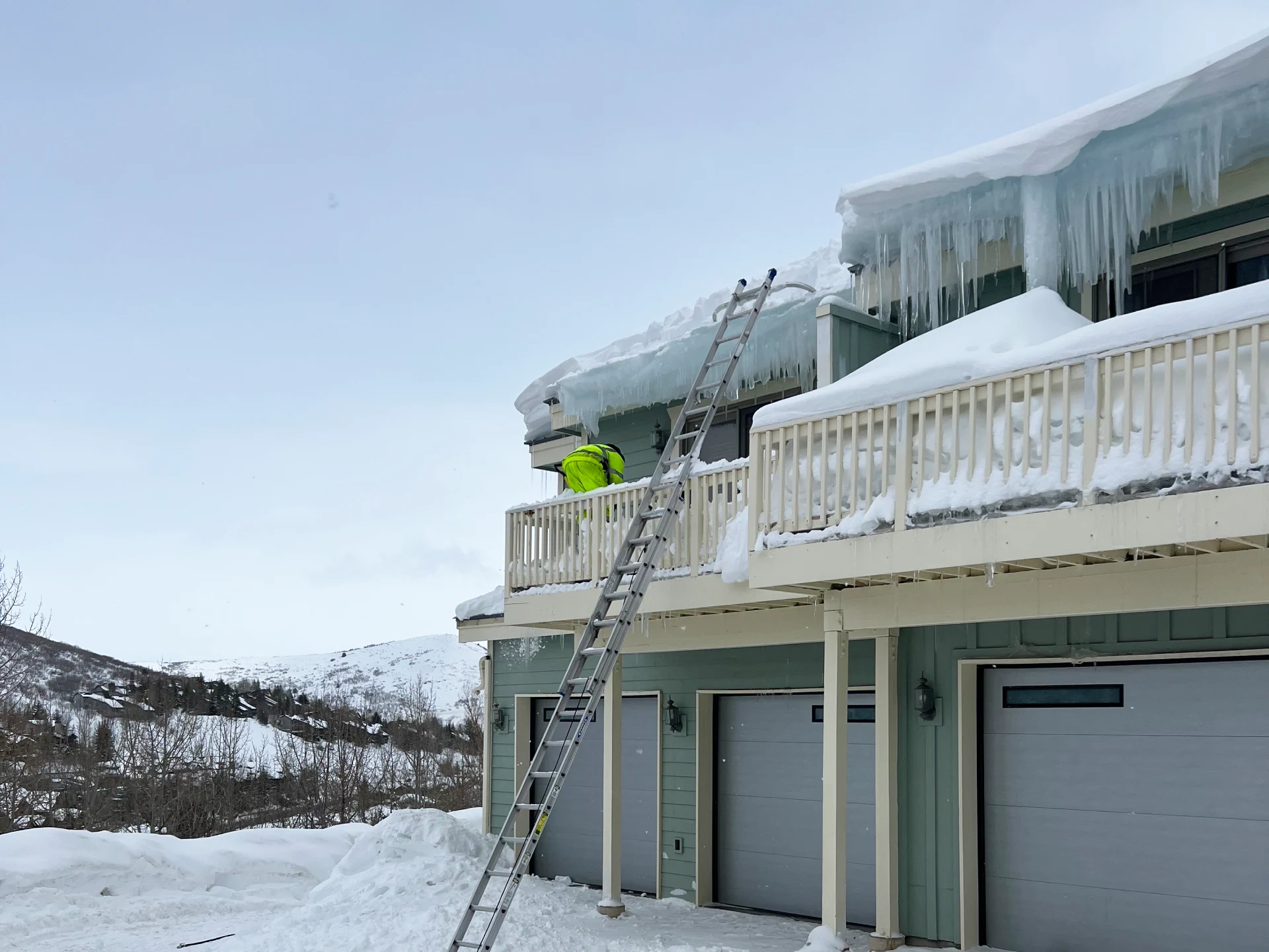 MT roof snow removal