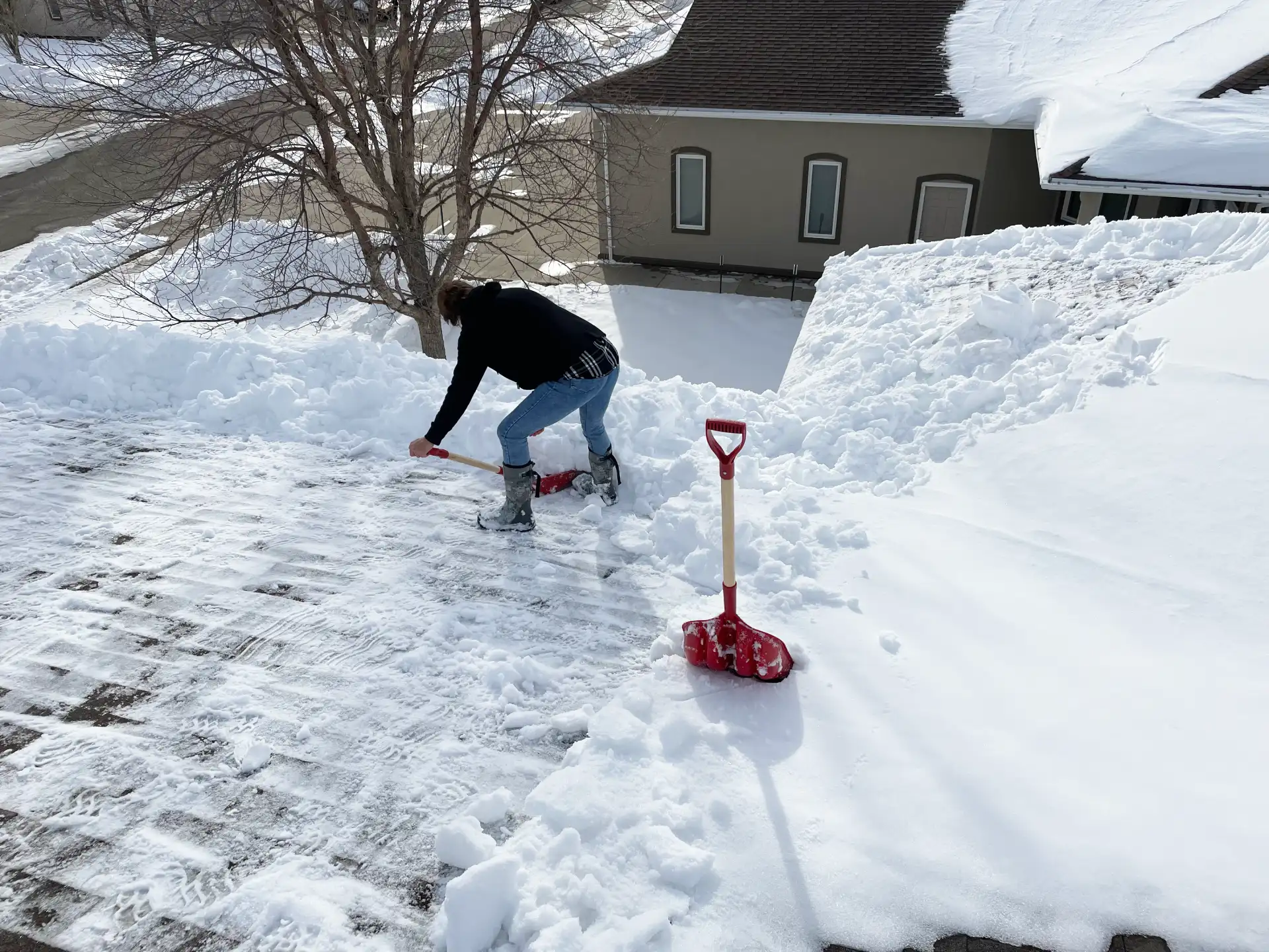 NE roof snow removal service