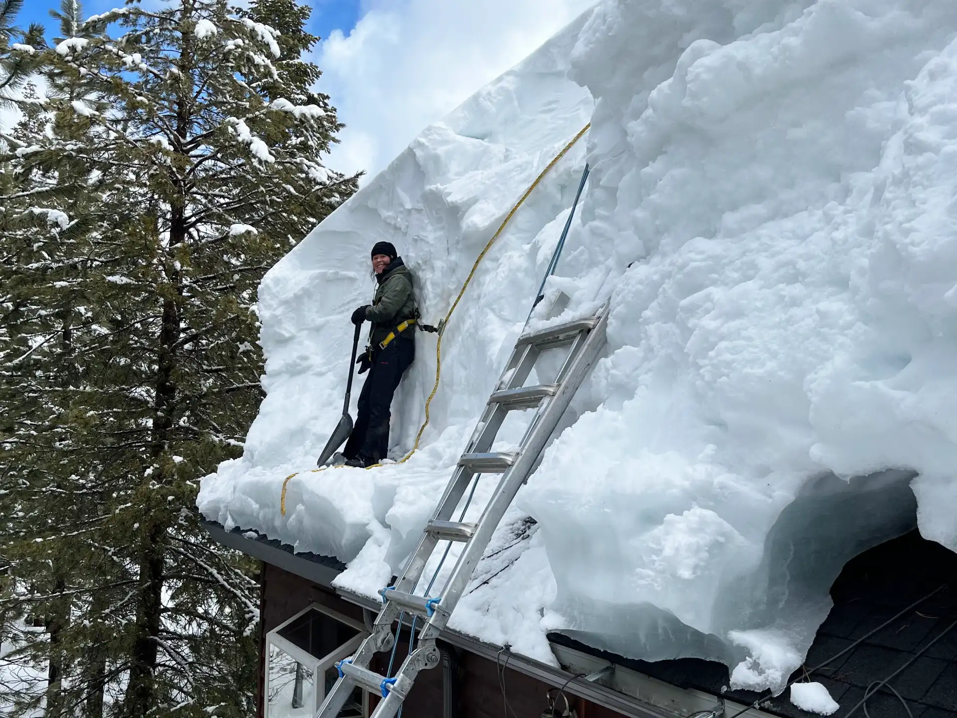 Roof snow removal service 2