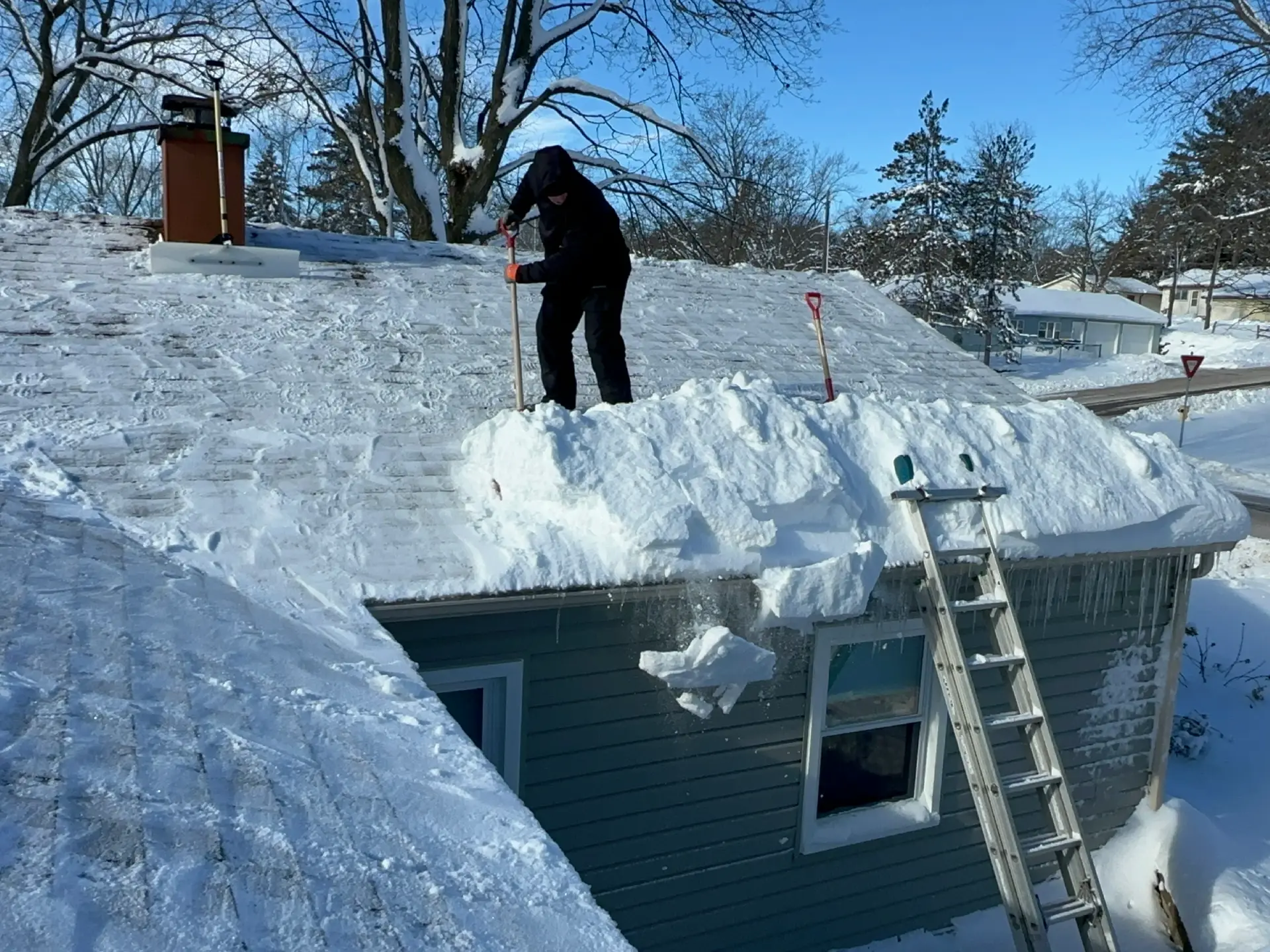 VA roof snow removal service