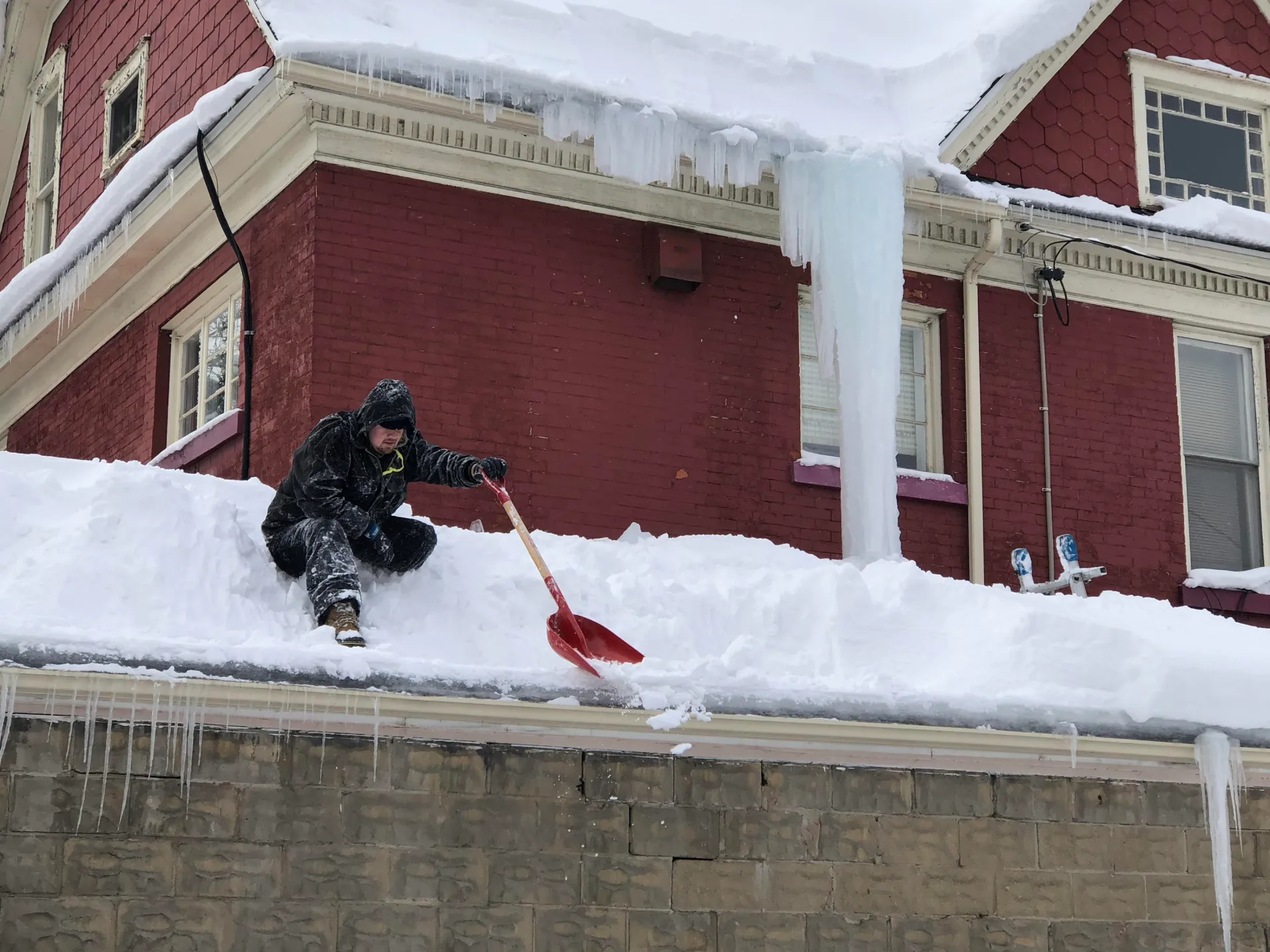 WI roof snow removal service